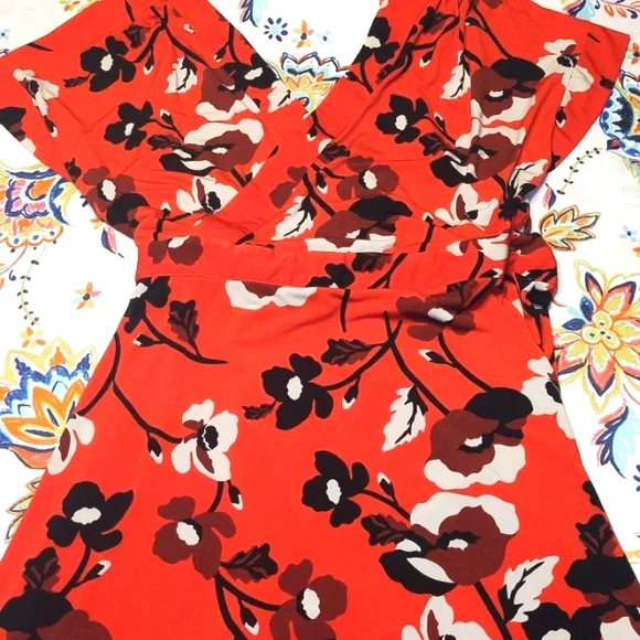 BCBG MAXAZRIA Large Wrap Dress - Picture 5 of 6